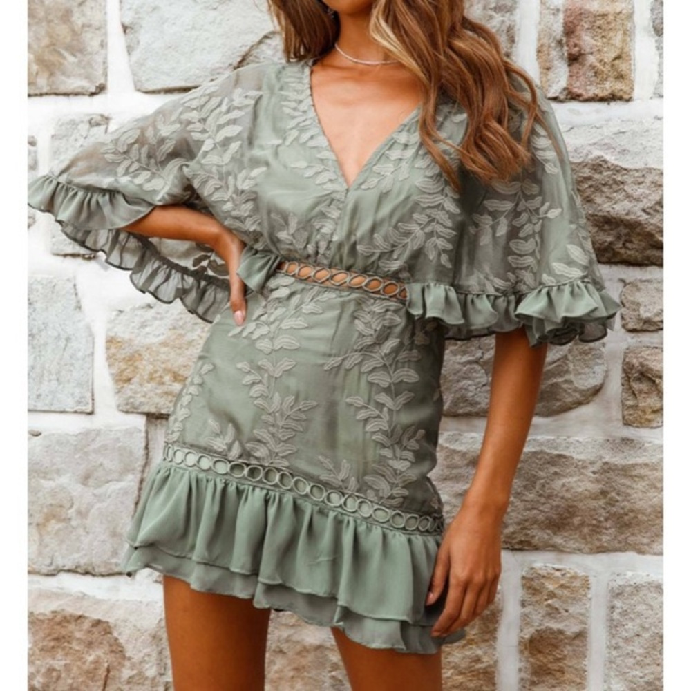 Caspar cape sleeve leaf embroidered dress olive